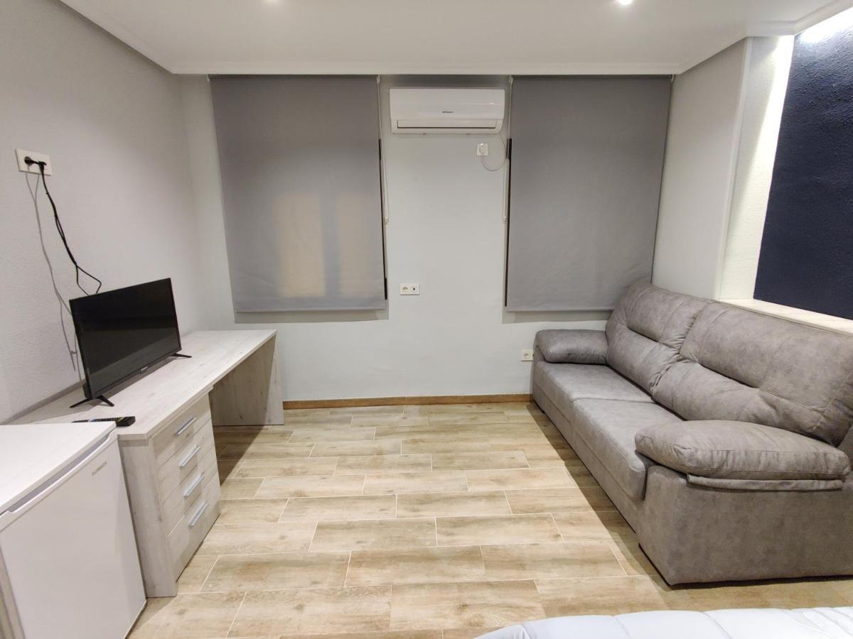 Duerme A Gusto - Tu Habitacion Acogedora En Torredonjimeno Bagian luar foto