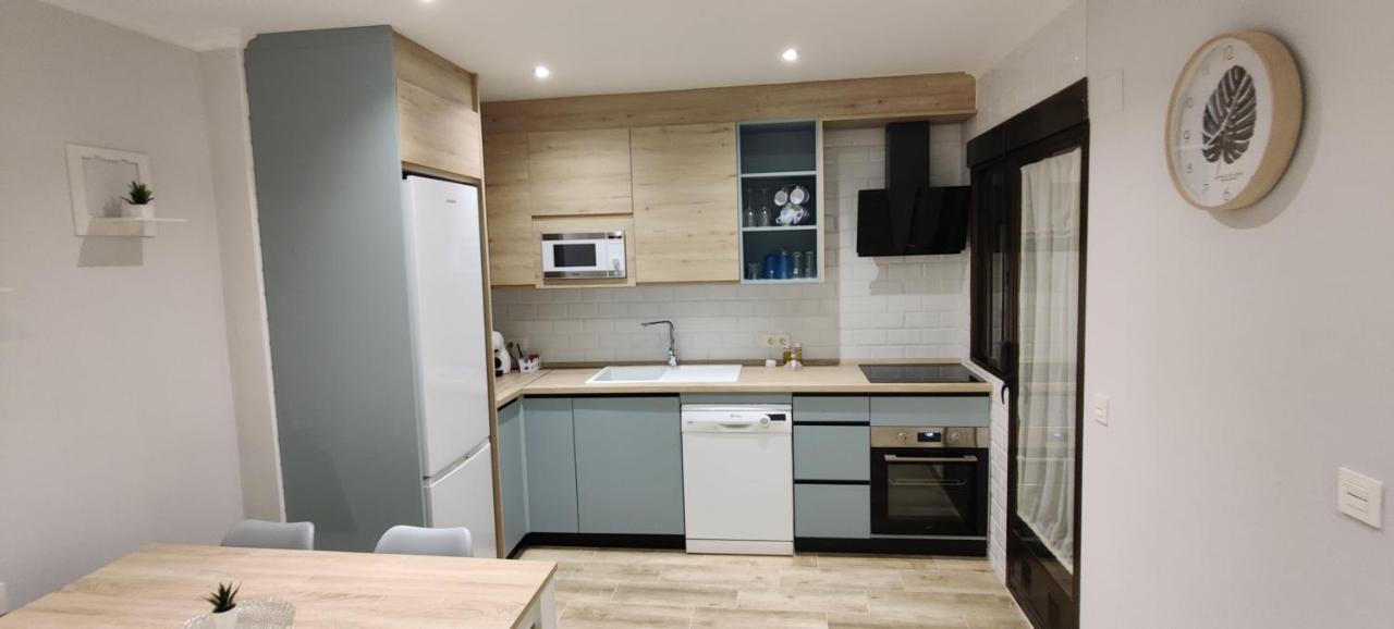 Duerme A Gusto - Tu Habitacion Acogedora En Torredonjimeno Bagian luar foto